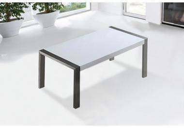 Tavoli in metallo